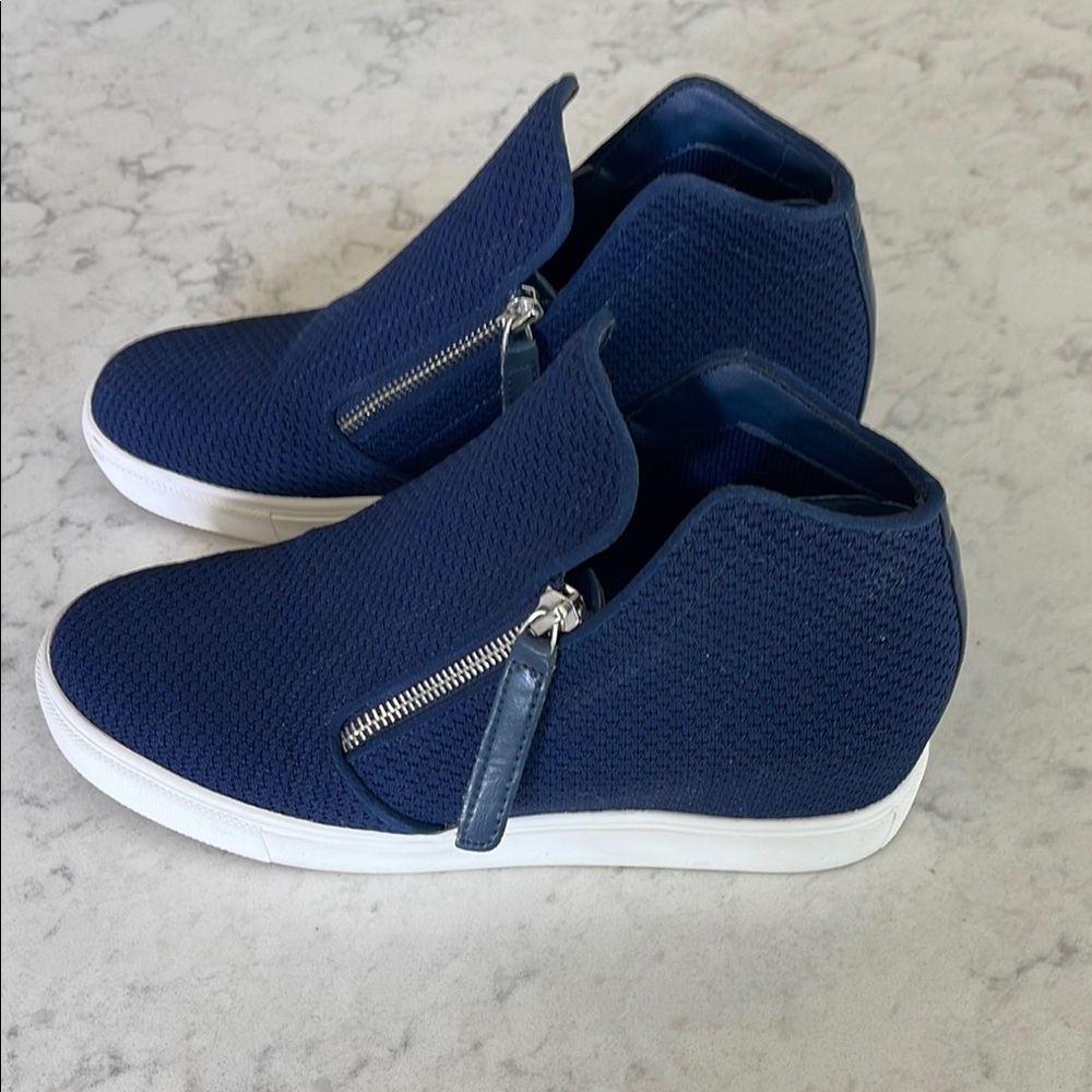 Steve Madden Navy Blue Sneakers